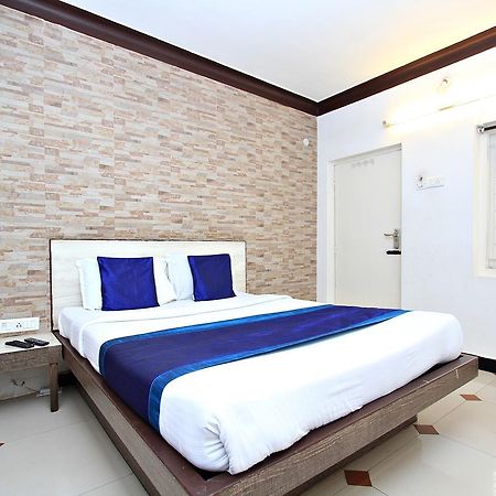 Hotel Pratham International Ooty Buitenkant foto