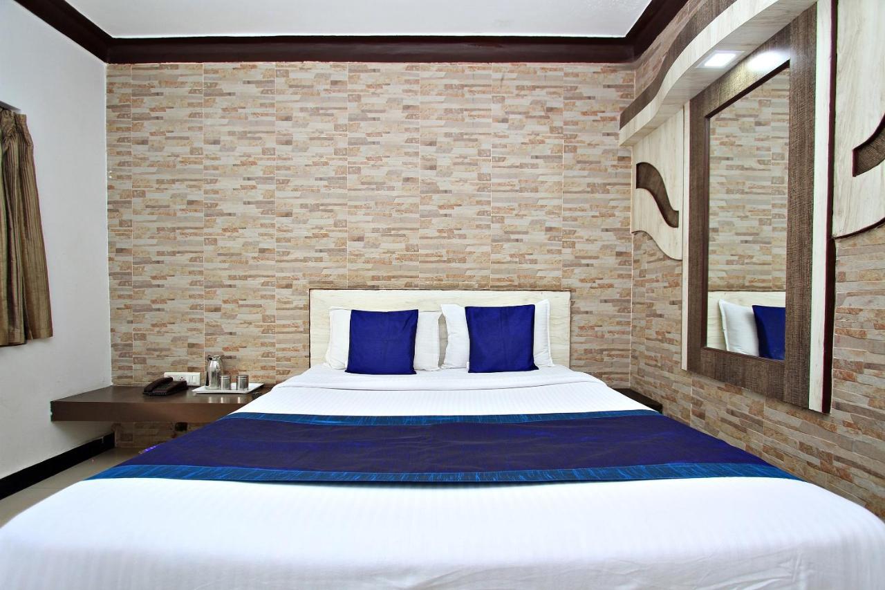Hotel Pratham International Ooty Buitenkant foto