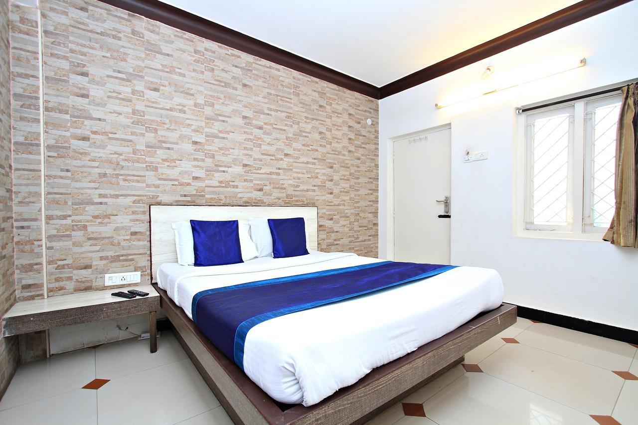 Hotel Pratham International Ooty Buitenkant foto