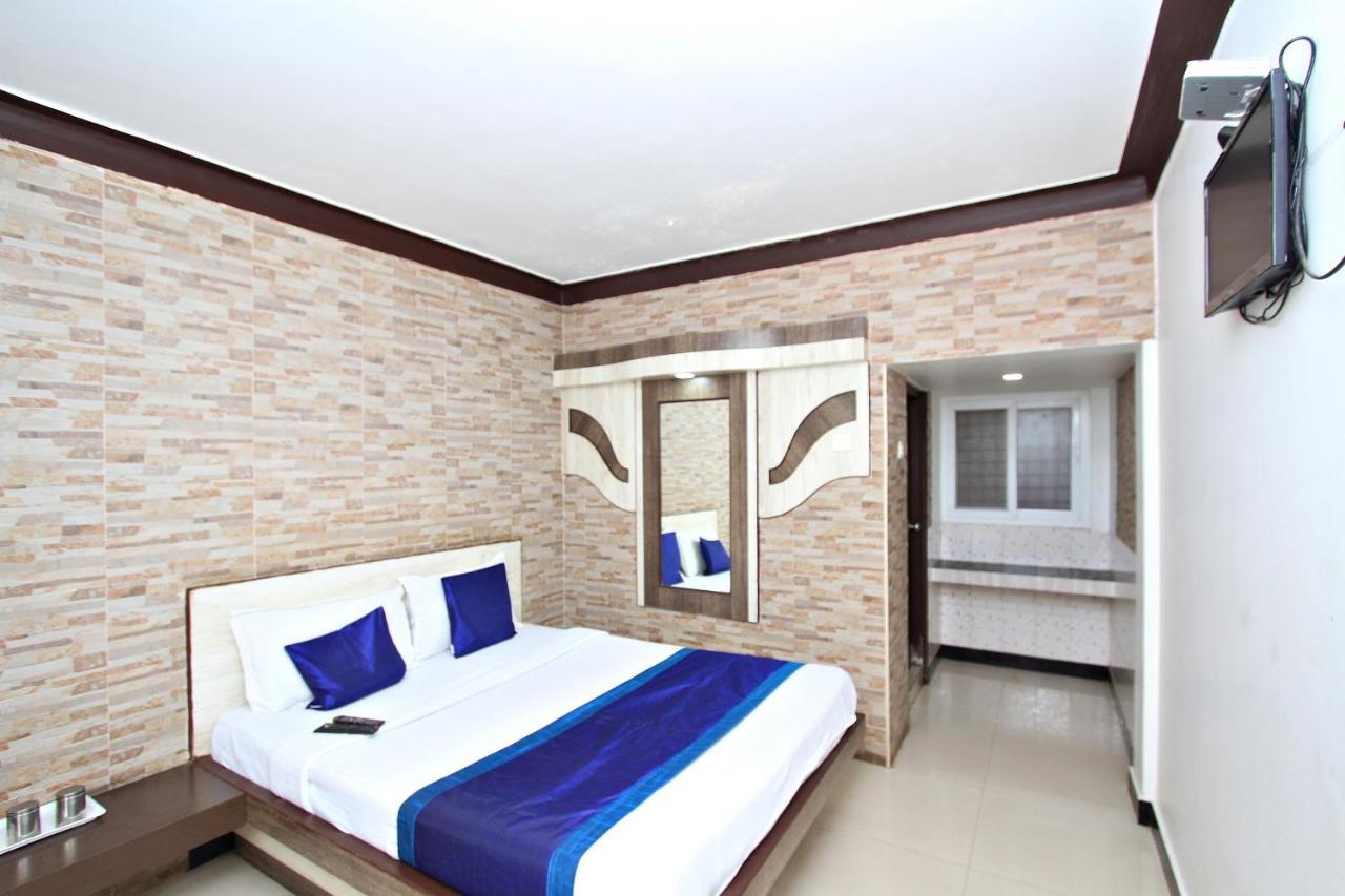 Hotel Pratham International Ooty Buitenkant foto