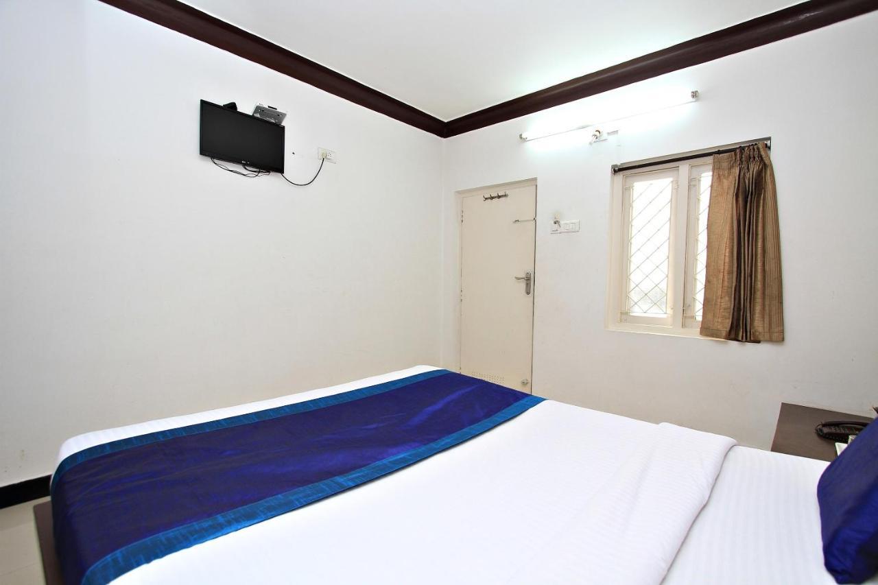 Hotel Pratham International Ooty Buitenkant foto
